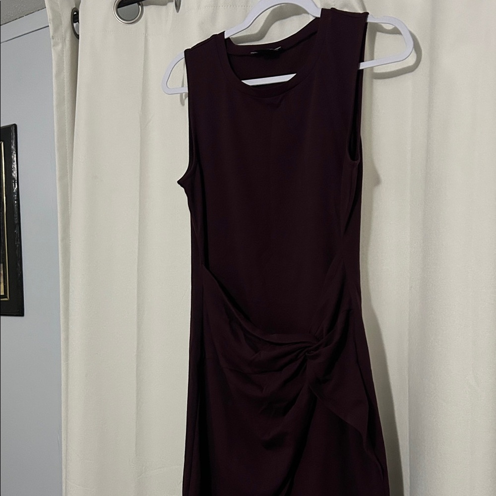 Chic Sleeveless Midi Dress in Deep Purple